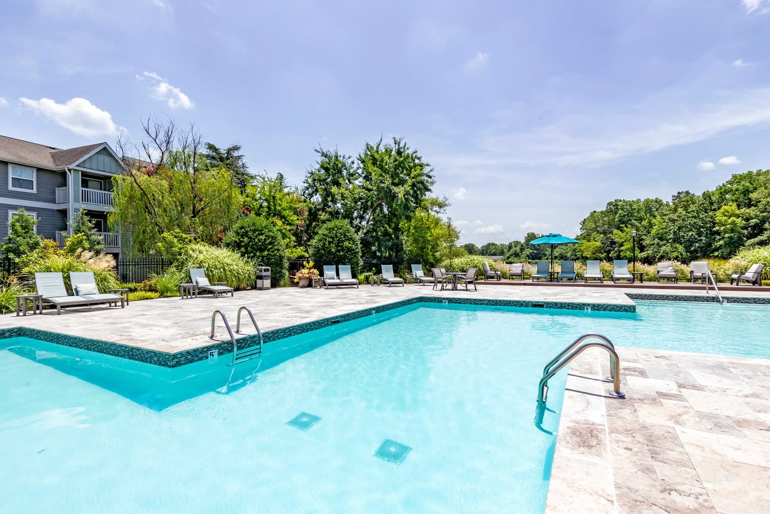 AnsonattheLakes HighRes Pool 2 August2019