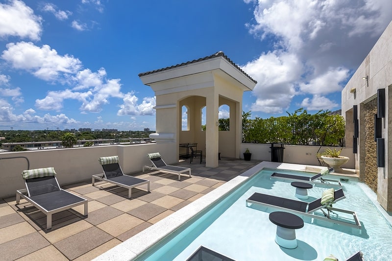 Bell Lighthouse Point Outdoor Deck (1) August2020 x675[1]