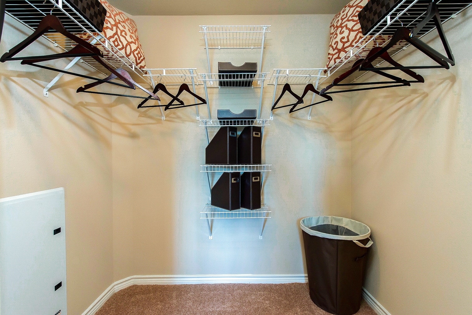 BellatTeravista Closet 2 HighRes