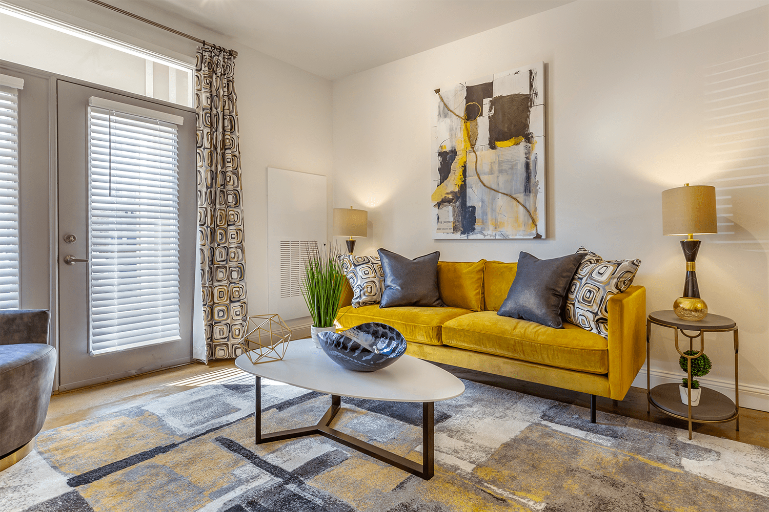 CometGreensboro Unit Interior Furnished (2) HighRes March2021