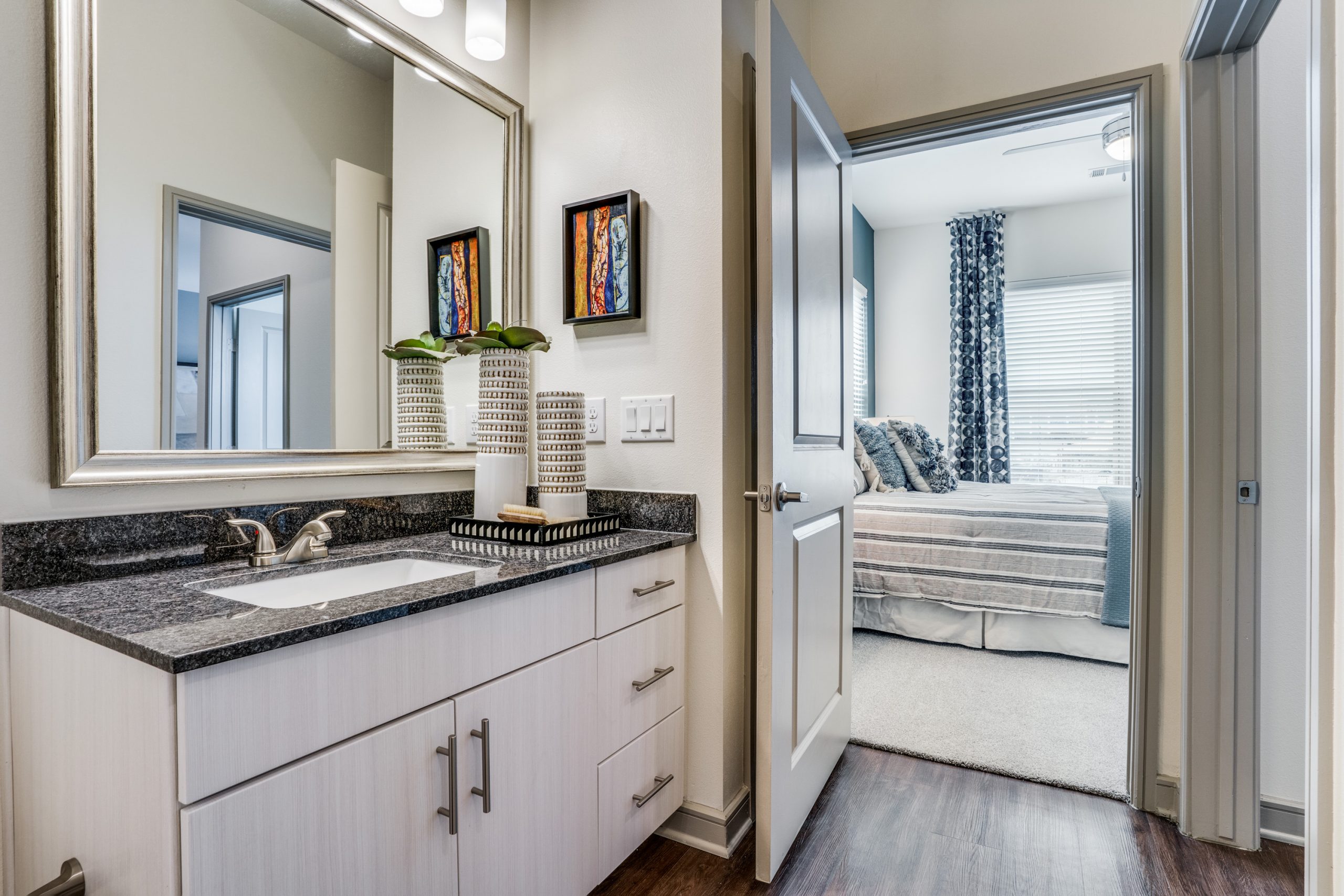 Mercer 1900 Furnished Unit Interior (16) Web