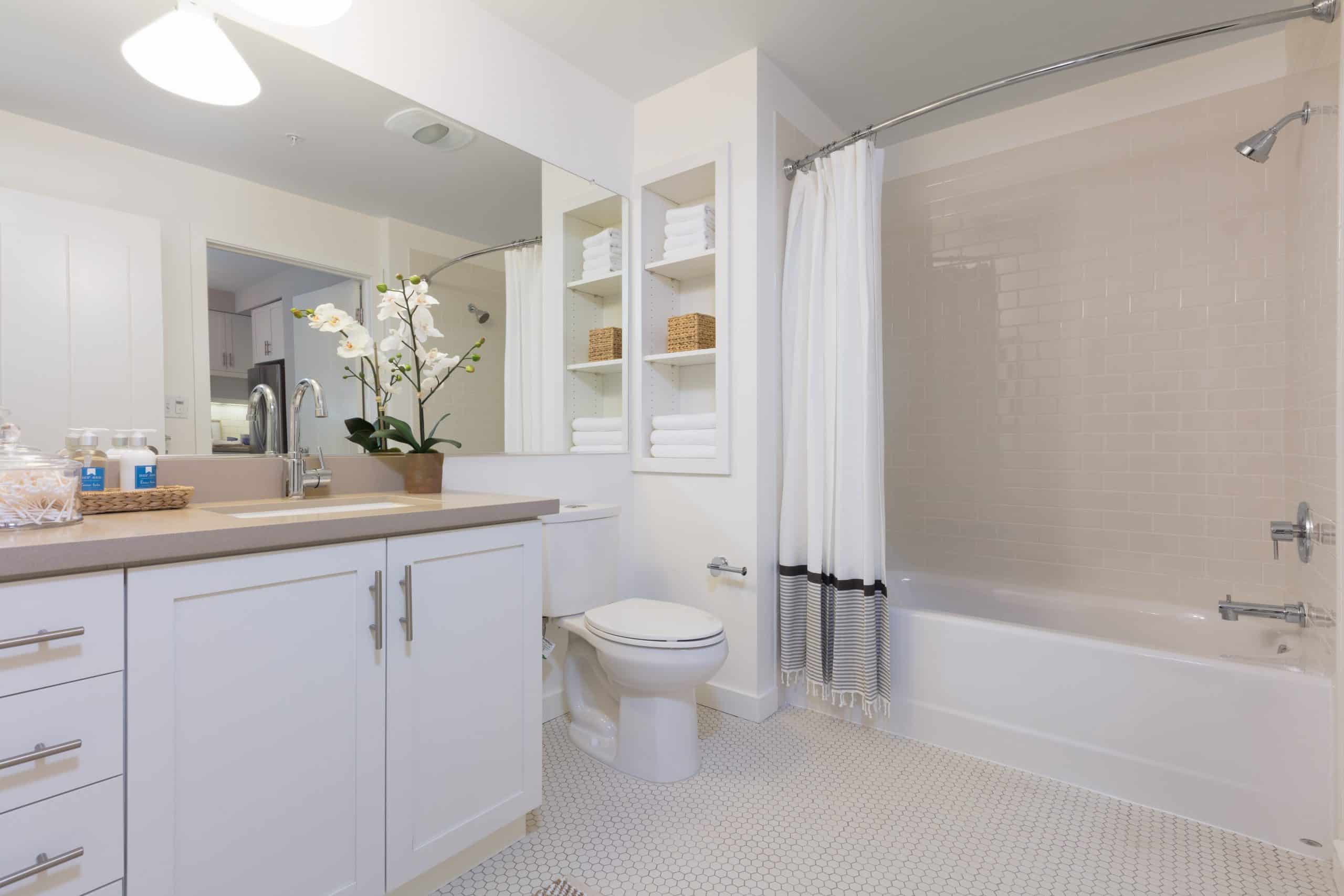 BellMtTam Bathroom (1) HighRes