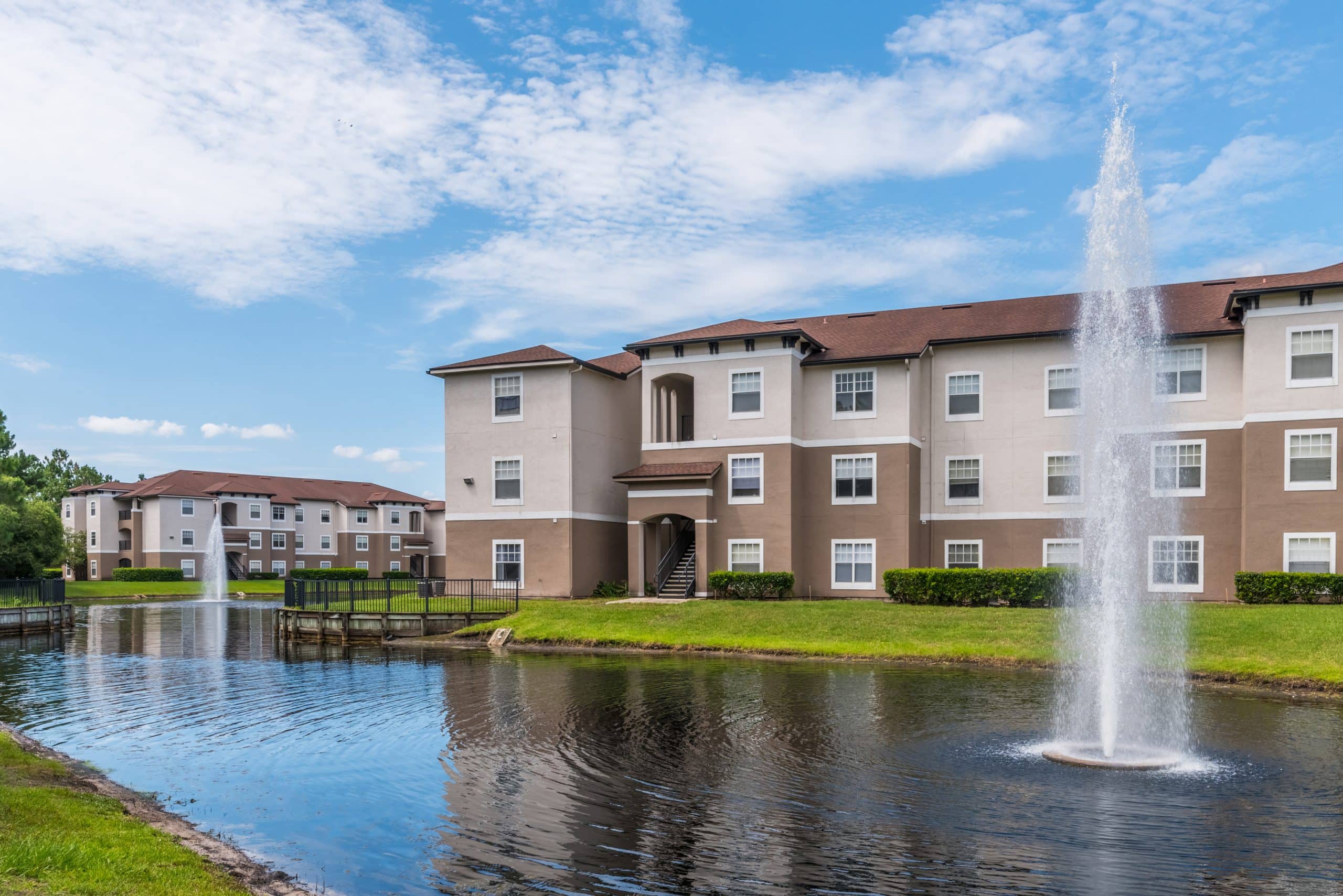 CourtneyMeadows Exterior 4