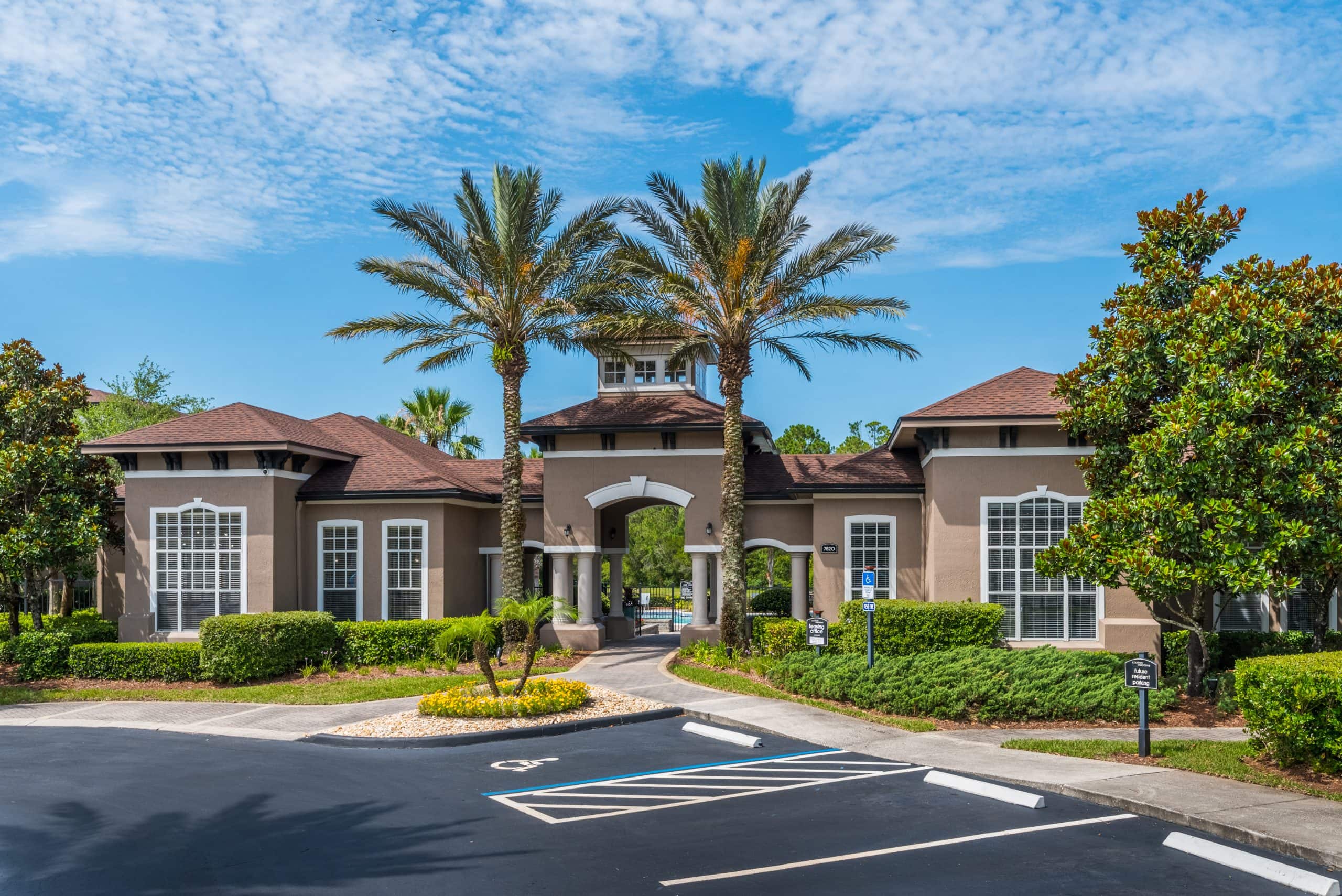 CourtneyMeadows Exterior LeasingOffice 1 (1)