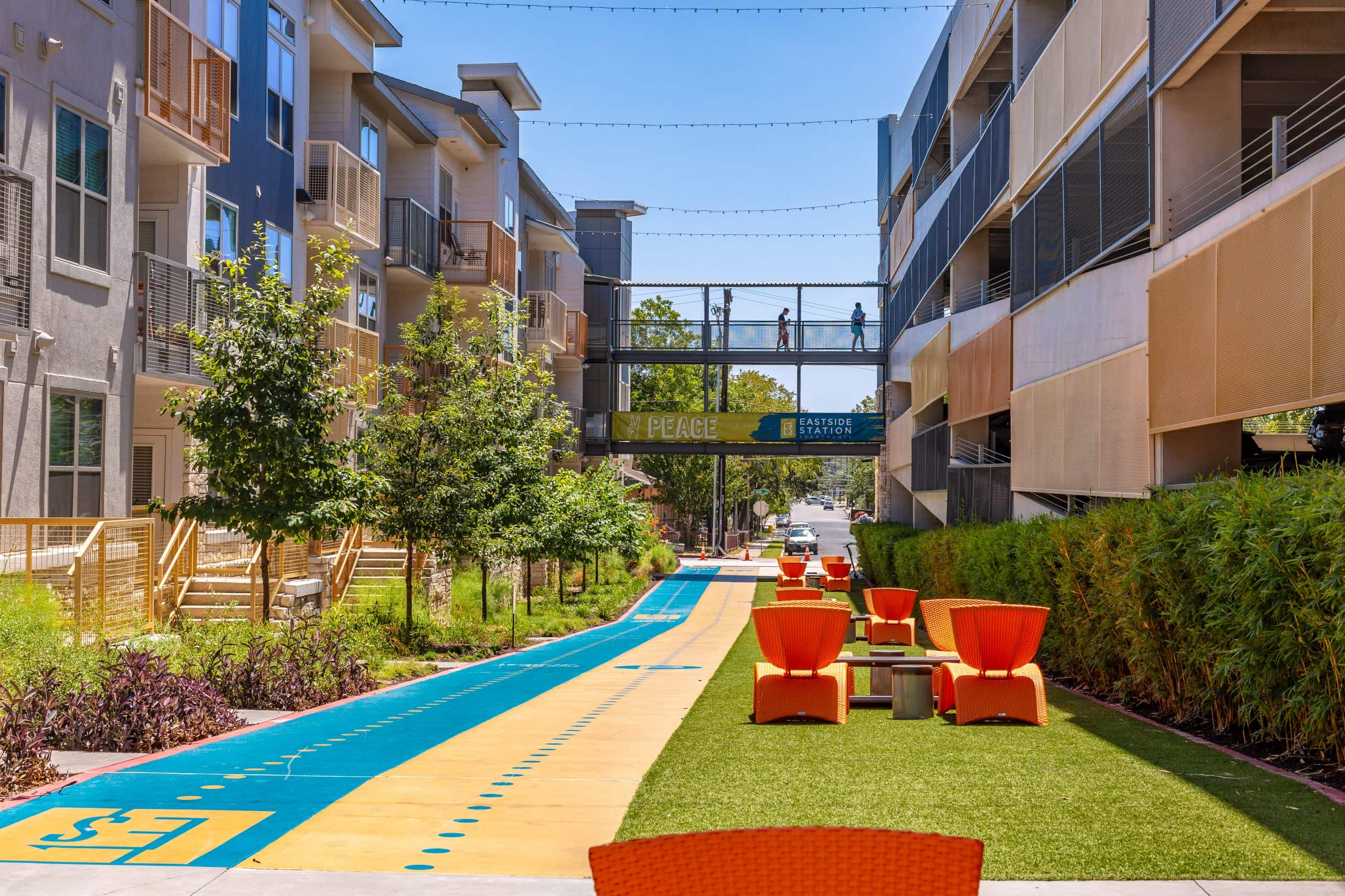 EastsideStation Outdoor Seating (1) October2018 HighRes