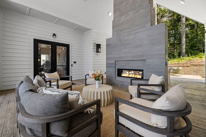 KnollatBriarChapel OutdoorLounge (1) August2023 LowRes