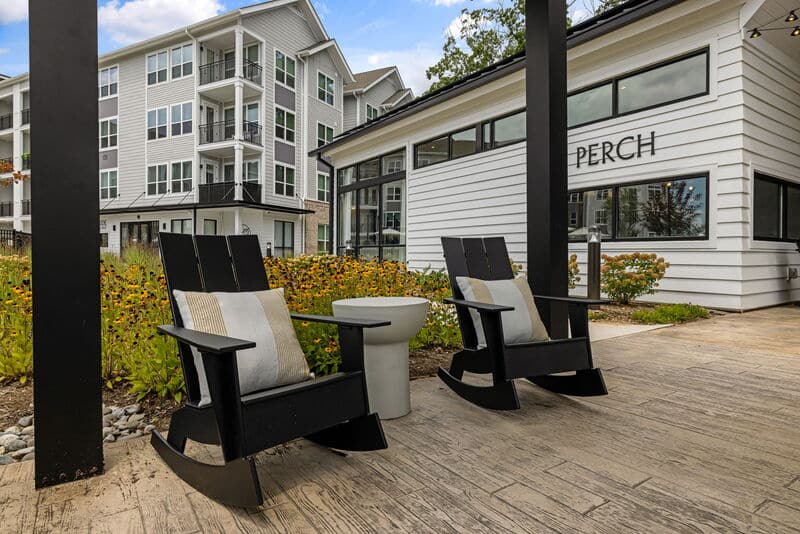 KnollatBriarChapel OutdoorLounge (5) August2023 LowRes