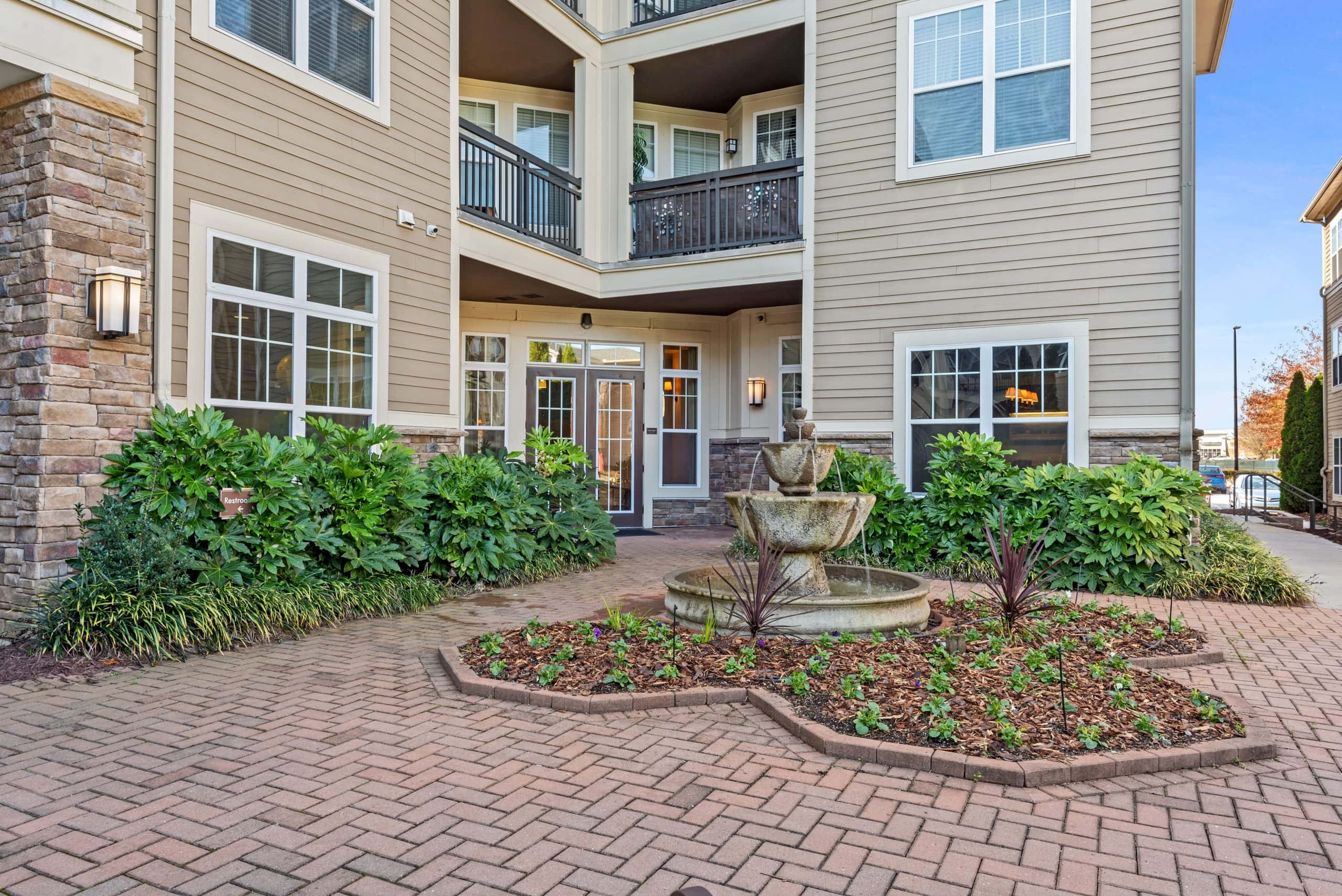 FountainsatMooresvilleTownSquare Exterior (2) Nov2022 HighRes