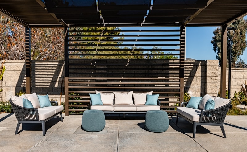 PromenadeTerrace Outdoor Seating (1) March2023 HighRes