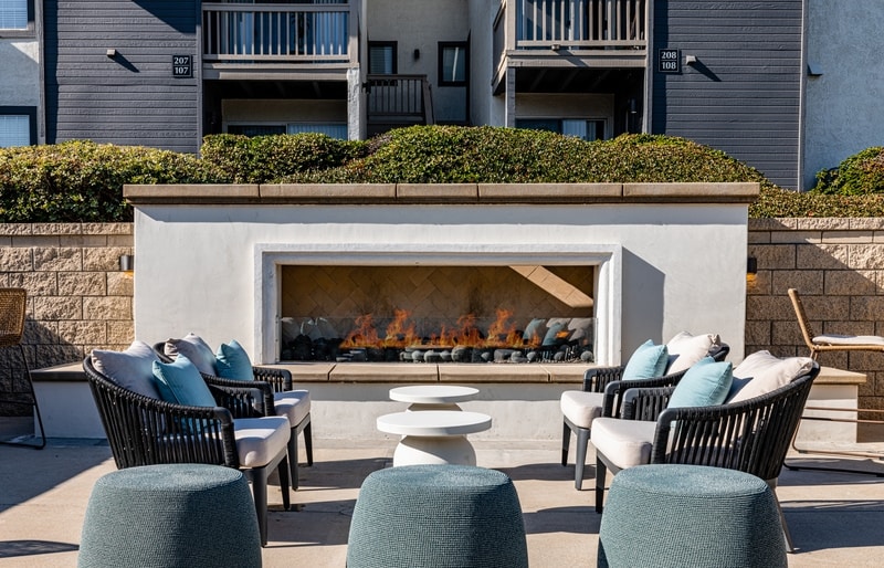 PromenadeTerrace Outdoor Seating (2) March2023 HighRes