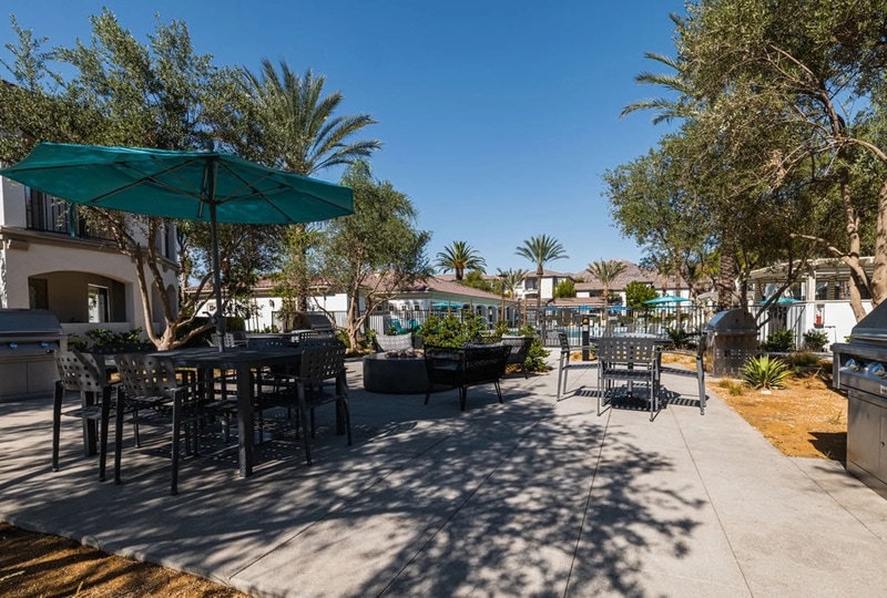 Villas at Towngate Grilling Area (1) 2023 HighRes