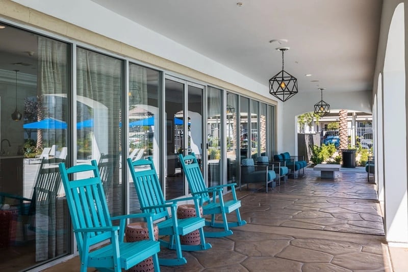 Villas at Towngate Outdoor Seating (1) 2023 HighRes