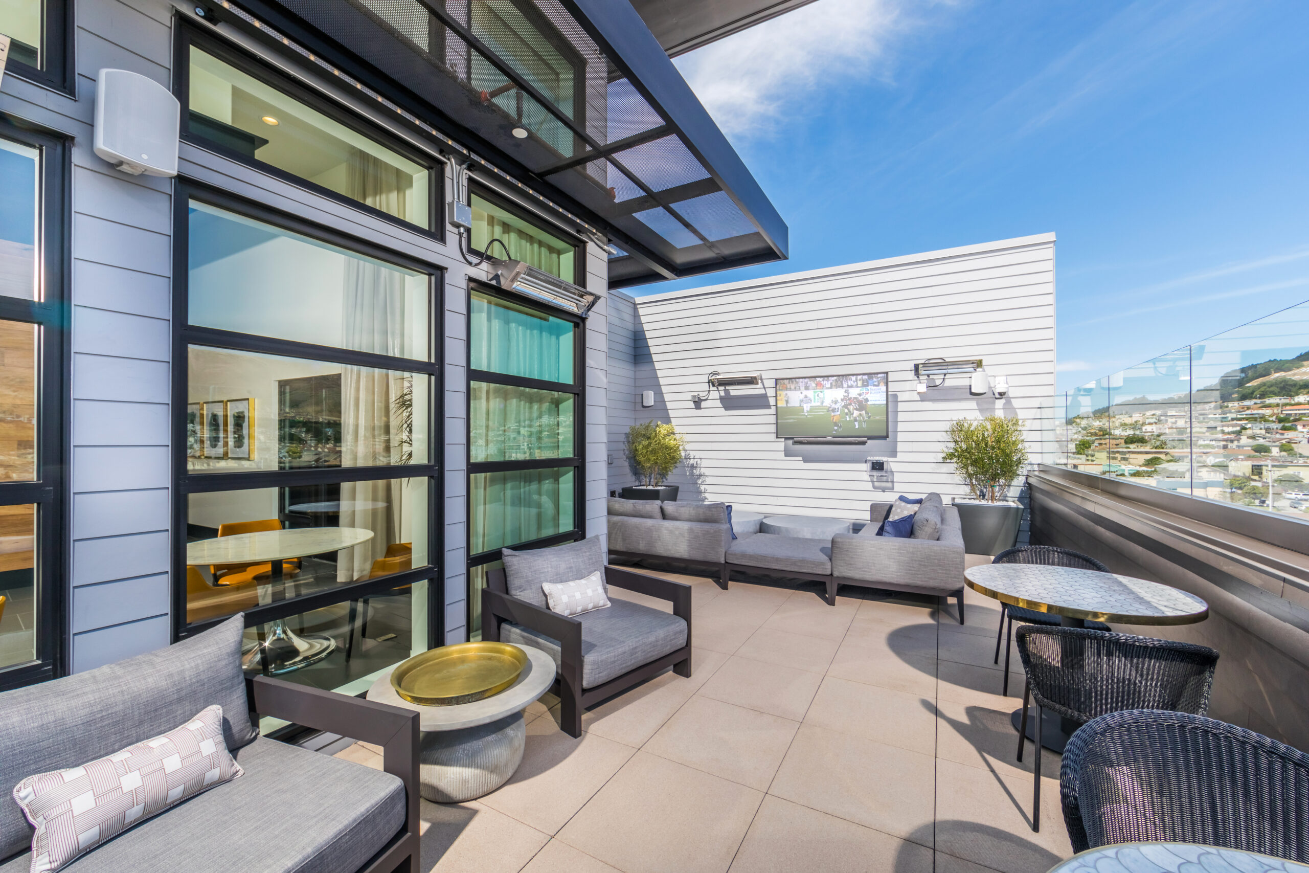 Bell South City Exterior Roof Top(3) August2019