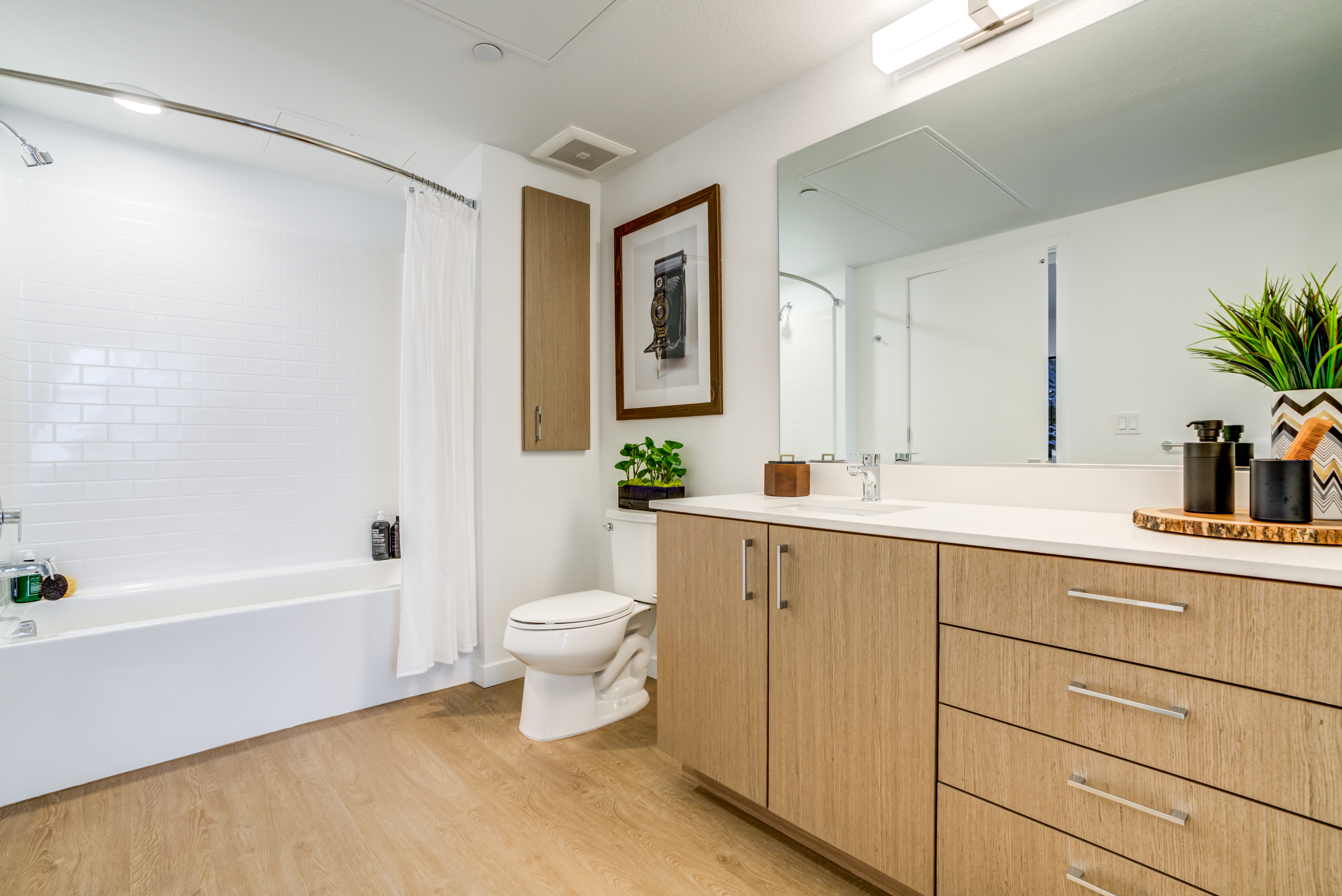 Bell South City Interior Model Bathroom(1) April2020