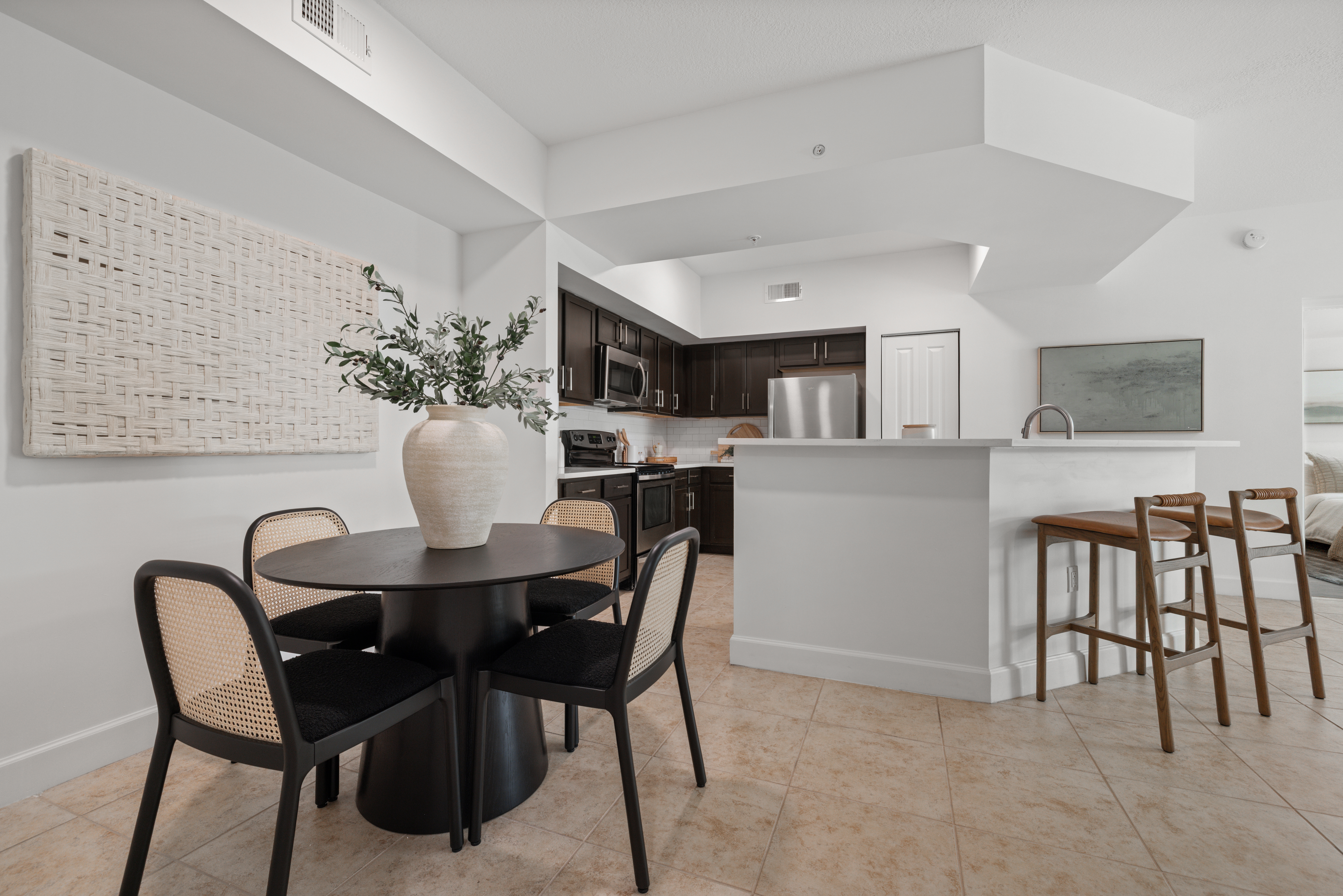 BellKendallWest Model Dining