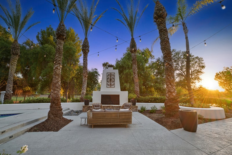 BellValencia FirePit (1) October2024 LowRes