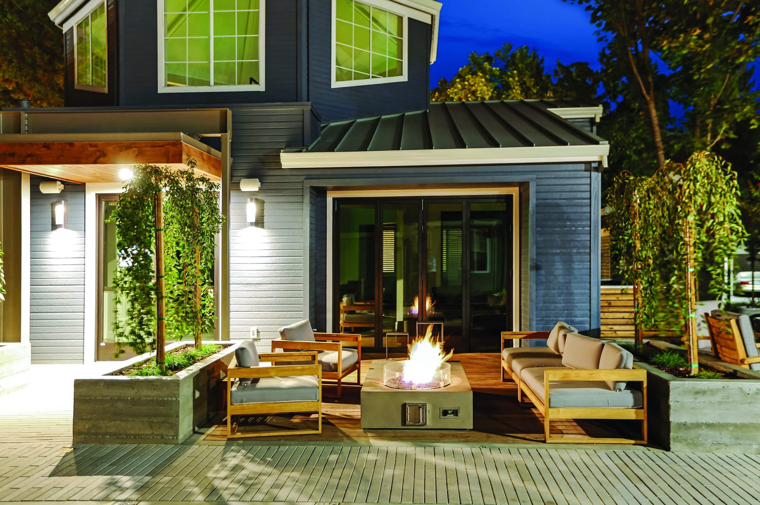 BelllAlmaden OutdoorGameLoungeDusk(5) May2025 HighRes