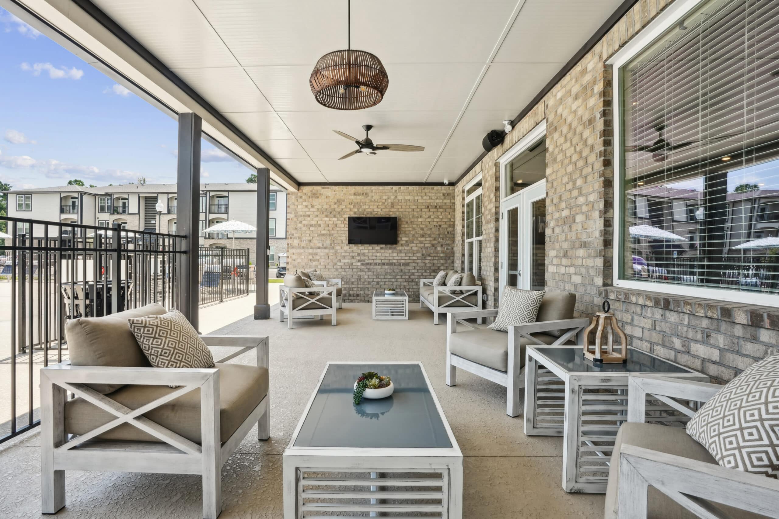 CometScottsHill PatioLounge(2) August2024 HighRes