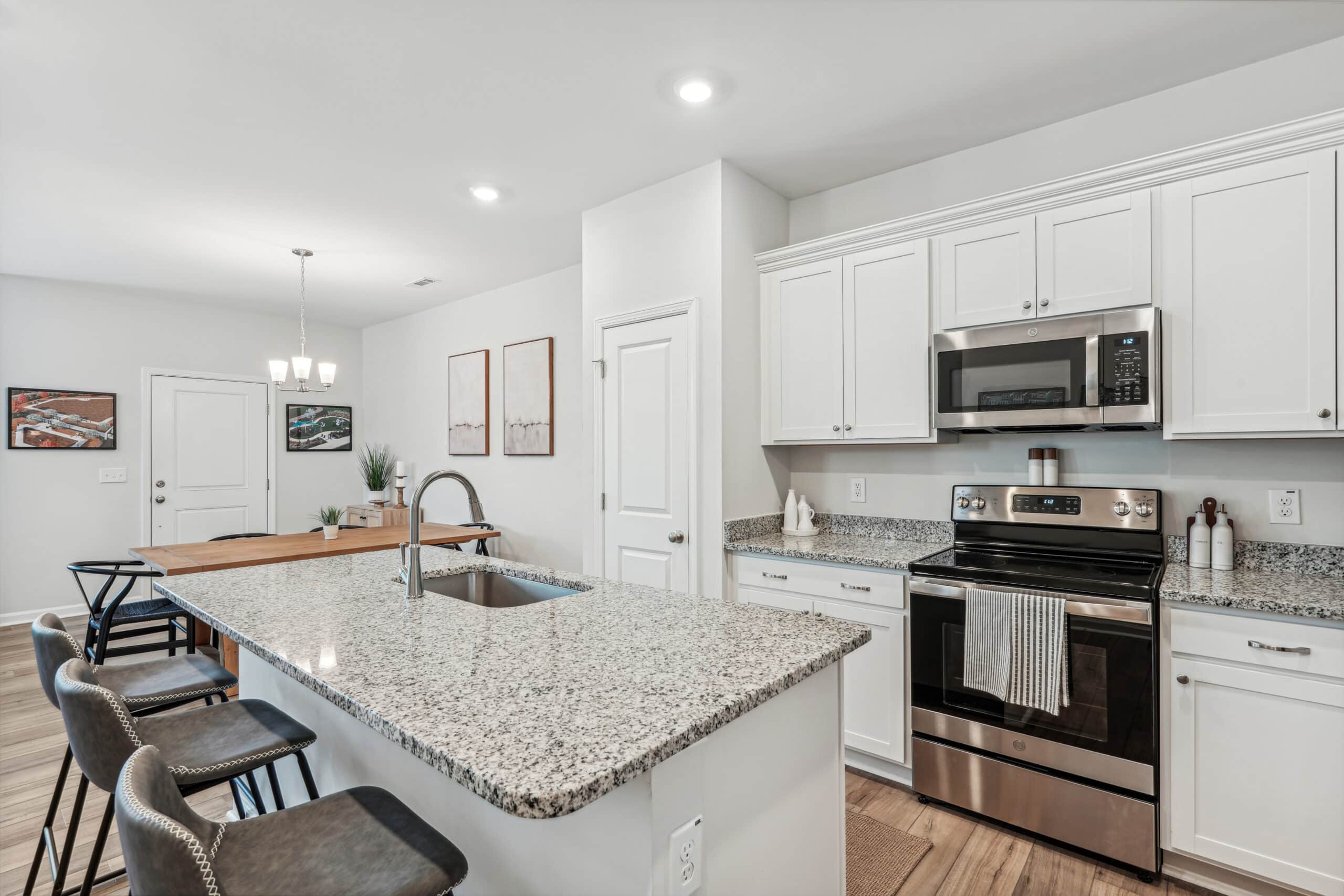 HudsonatGeorgiasLanding ModelFurnishedKitchen September2024 HighRes