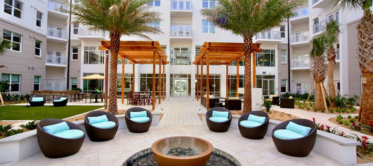 JunoWinterPark Courtyard(1) January2025 HighRes