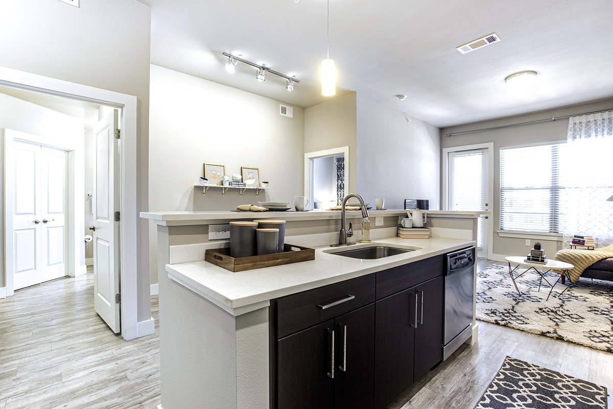 MapleDistrictLofts ModelKitchen(2) January2025 LowRes